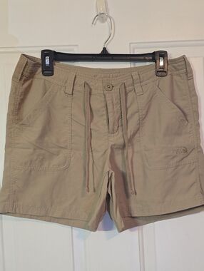 The North Face Women's Tan Drawstring Cargo Shorts